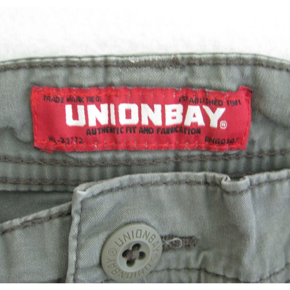 UNIONBAY Men's (Size 36) Gray Cargo Casual Walking Shorts 6 Pockets Zipper Fly. - Picture 3 of 5
